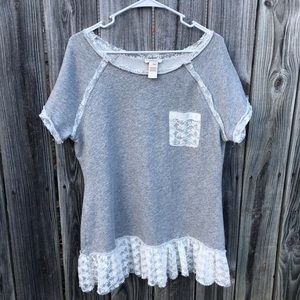 Sundance Gray Lace Skirted Short Sleeve Top